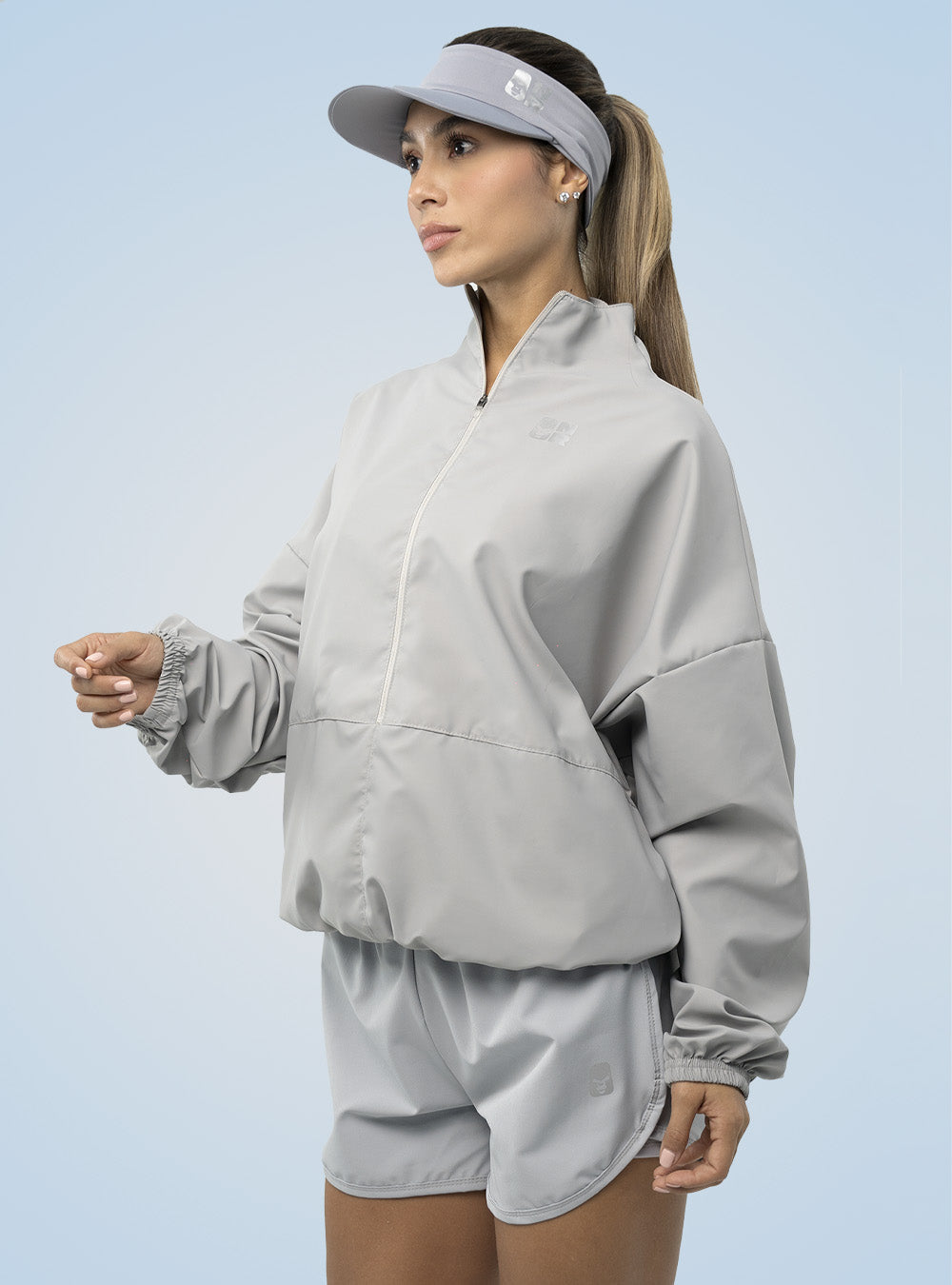 CHAQUETA CORTAVIENTOS GRIS