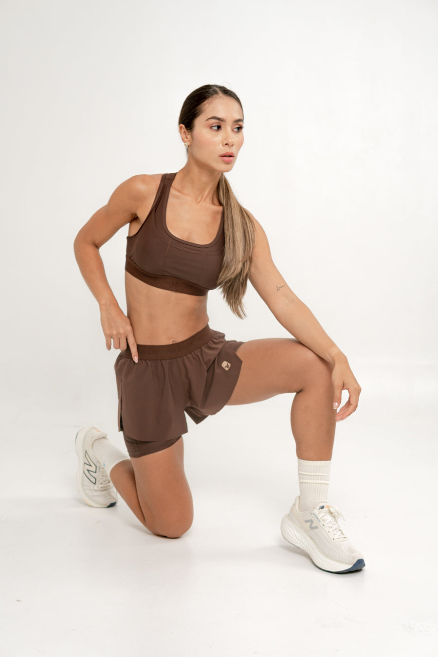 Shorts Core Motion Chocolate Mujer