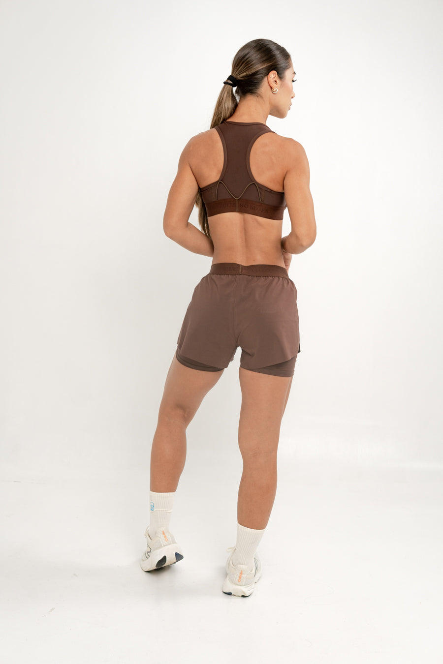 Shorts Core Motion Chocolate Mujer
