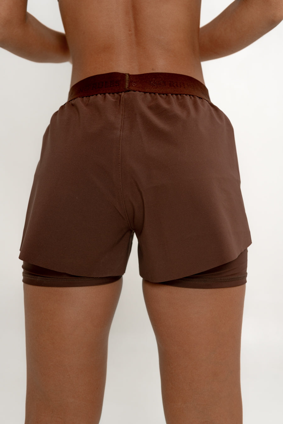 Shorts Core Motion Chocolate Mujer