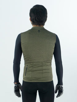 JERSEY SLIM HOMBRE VERDE CON MANGA NEGRA LARGA