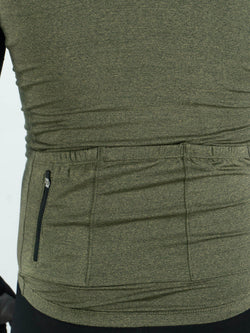 JERSEY SLIM HOMBRE VERDE CON MANGA NEGRA LARGA