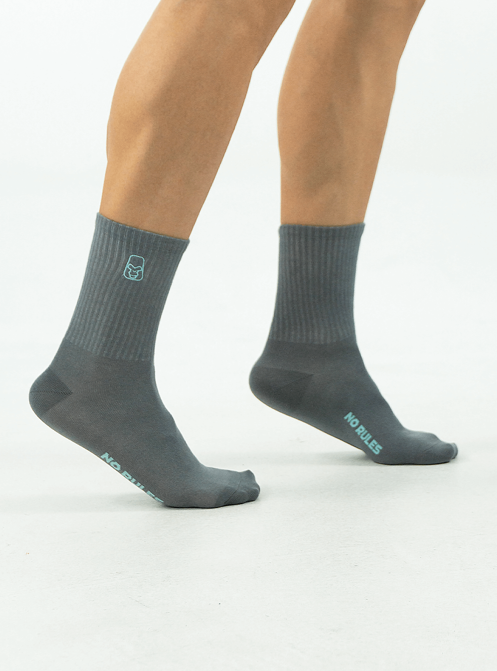 MEDIAS DEPORTIVAS GRIS