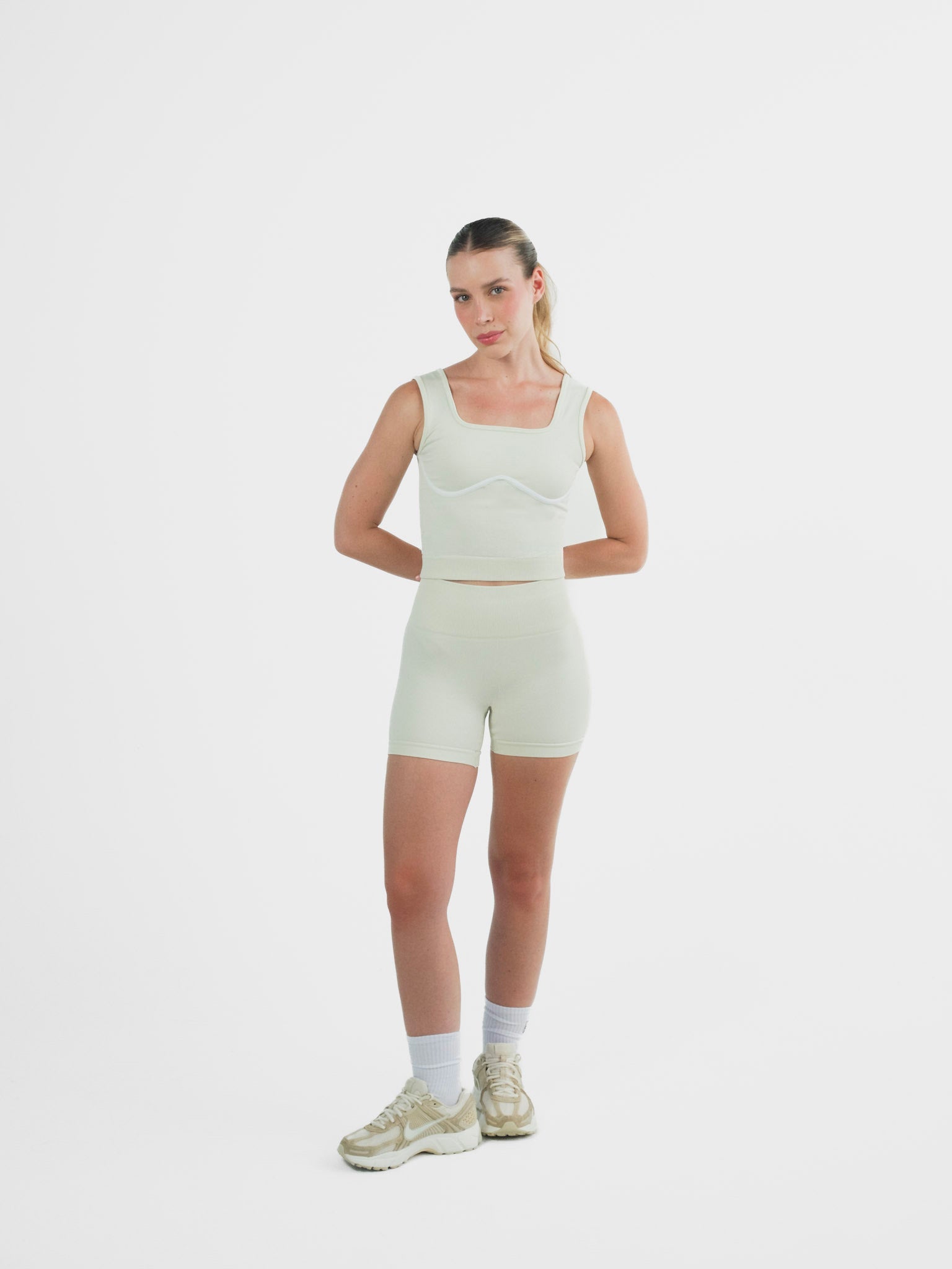 Strive Power Short Vainilla