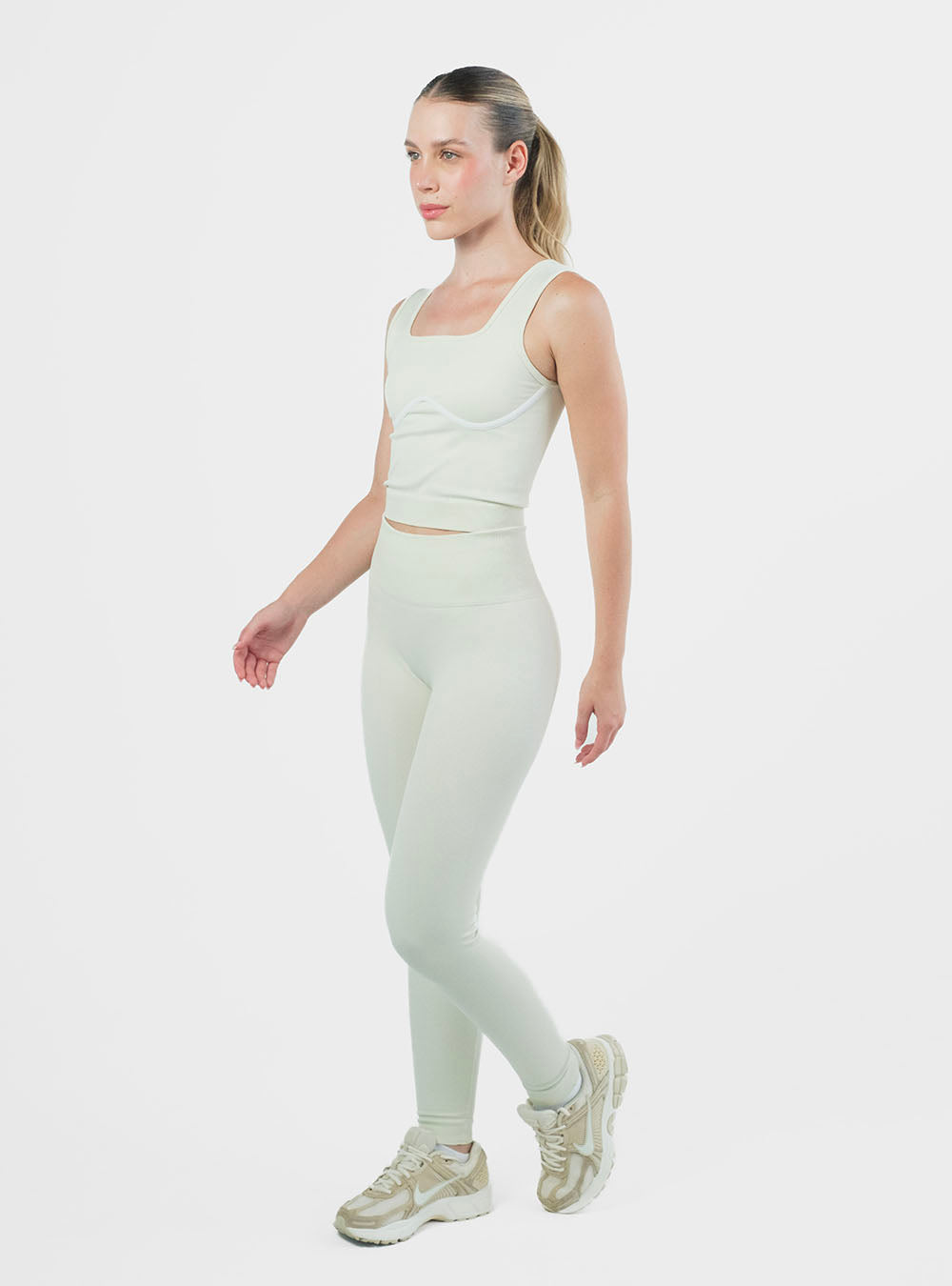 Strive Sleeve Top Vainilla