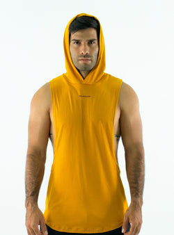 CAMISETA ESQUELETO CON CAPOTA MOSTAZA